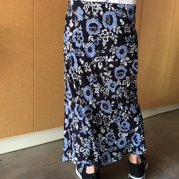 LOFT flower skirt size xxsp - Picture 2 of 6